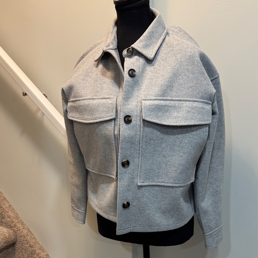 beachlunchlounge ladies  Light Gray Shirt Jacket